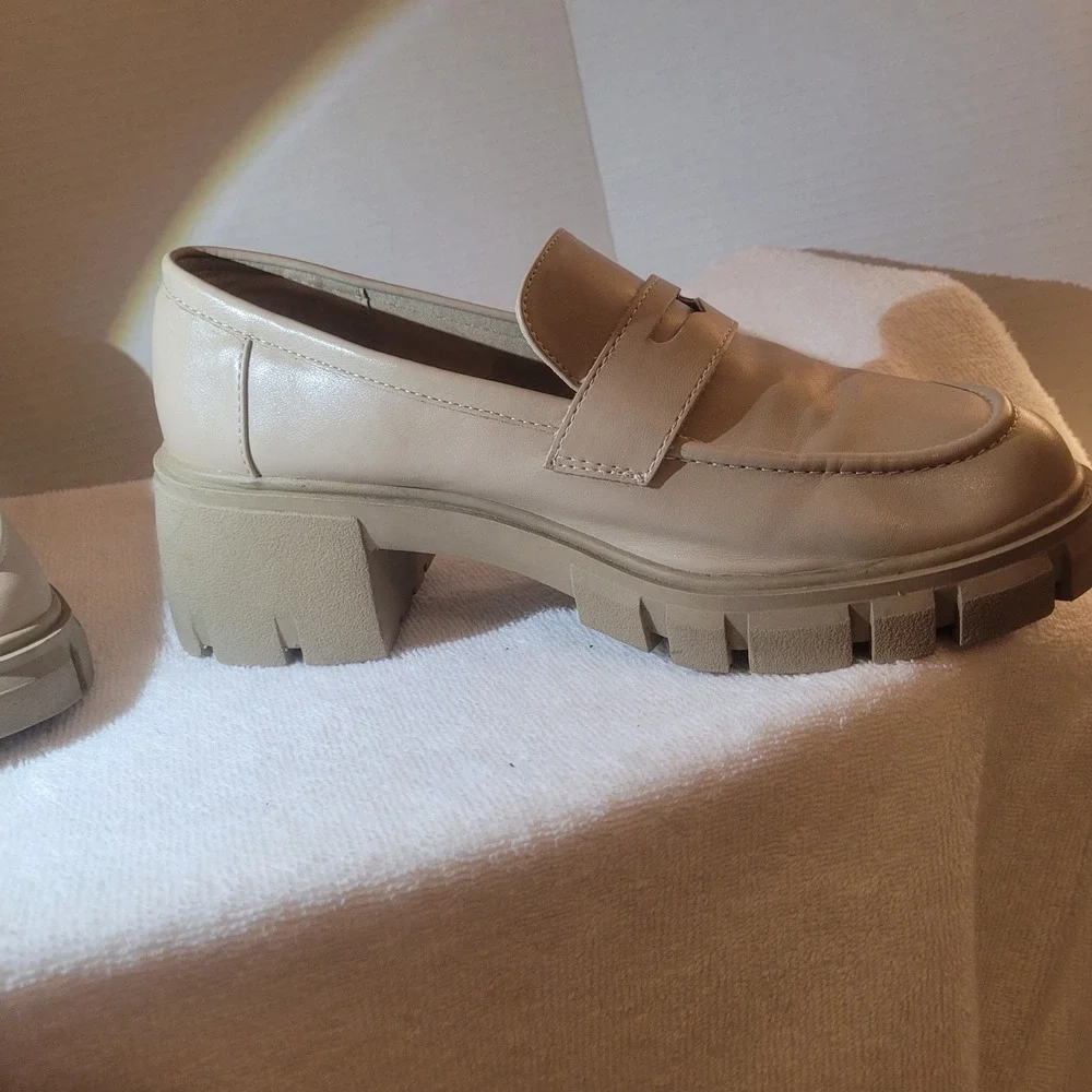 Like‎ new women's platform LUG chunky heels loafers SZ 9